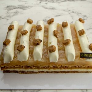 Astrid - Entremets poire, vanille & spéculoos