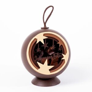 Boule de Noël en chocolat garnie
