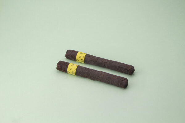 Cigares en chocolat fourrés au praliné